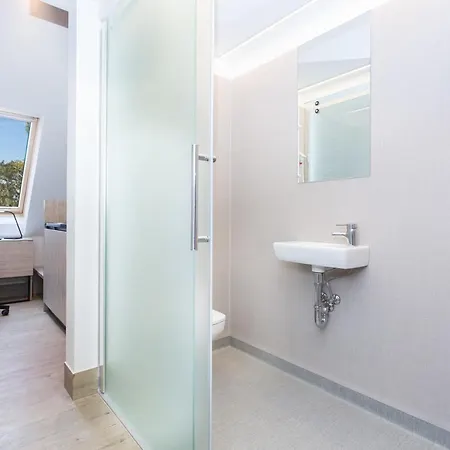 旅馆 Kampus Garnizon