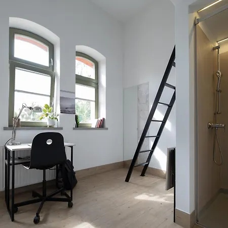 Hostel Kampus Garnizon *