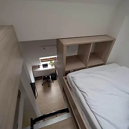 Kampus Garnizon Hostal *