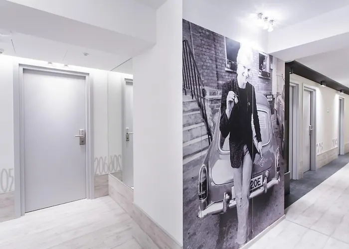 Hostel Kampus Garnizon *