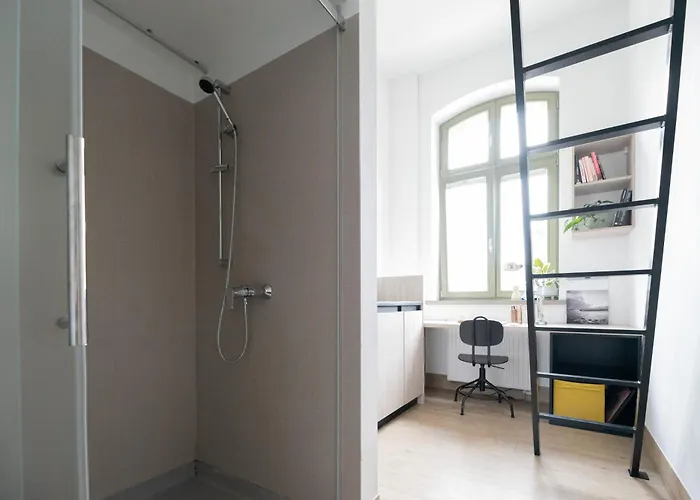 Kampus Garnizon Hostel *