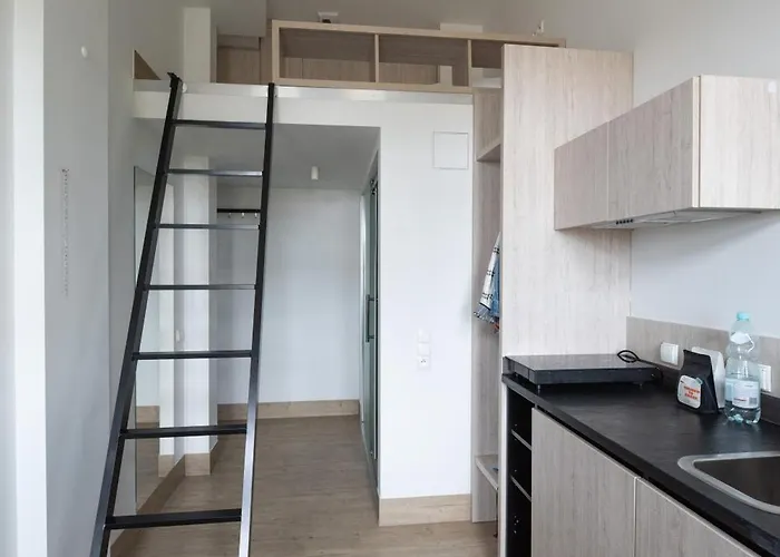 Kampus Garnizon Хостел *