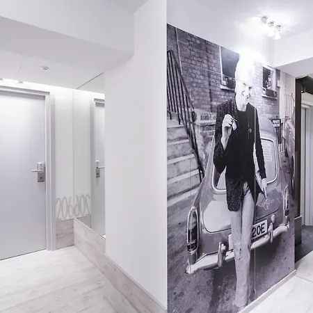 ホステル Kampus Garnizon *